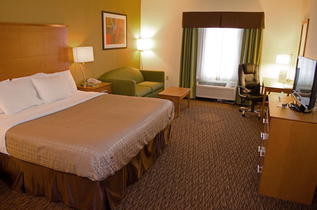 Clarion Hotel & Suites University-Shippensburg Exterior foto