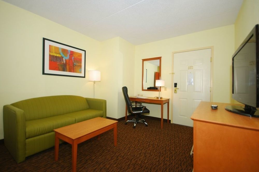 Clarion Hotel & Suites University-Shippensburg Zimmer foto